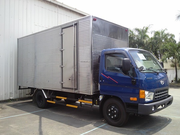 Xe tải nhẹ thùng kín giao hàng miền Tây